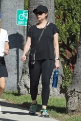 Jenna Fischer - Stepped Out With Friend In La 10-20-2024 (4)