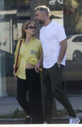 Jennifer Lawrence - Kiss with Cooke Maroney in Studio City 10-21-2024 (6)