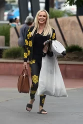 Shannon Beador - Floral Print Style In Ontario 10-17-2024 (4)