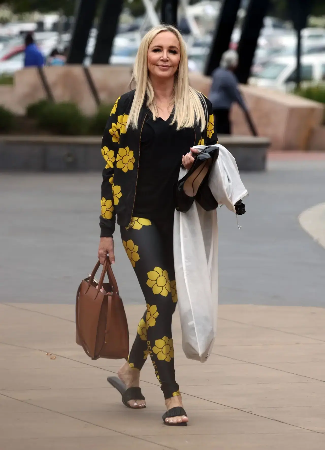 Shannon Beador - Floral Print Style In Ontario 10-17-2024 (6)